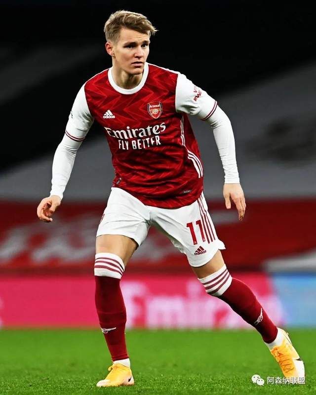 克雷桑在中超表现突出，国安亚冠奖金或成关键，球队需重视中场深度。