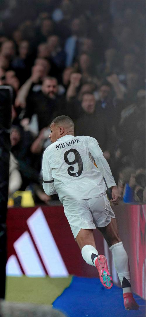 国足U17vs巴林首发：邝兆镭、帅惟浩、万项均出战（U17国足对阵巴林首发公布：邝兆镭、帅惟浩、万项先发登场）