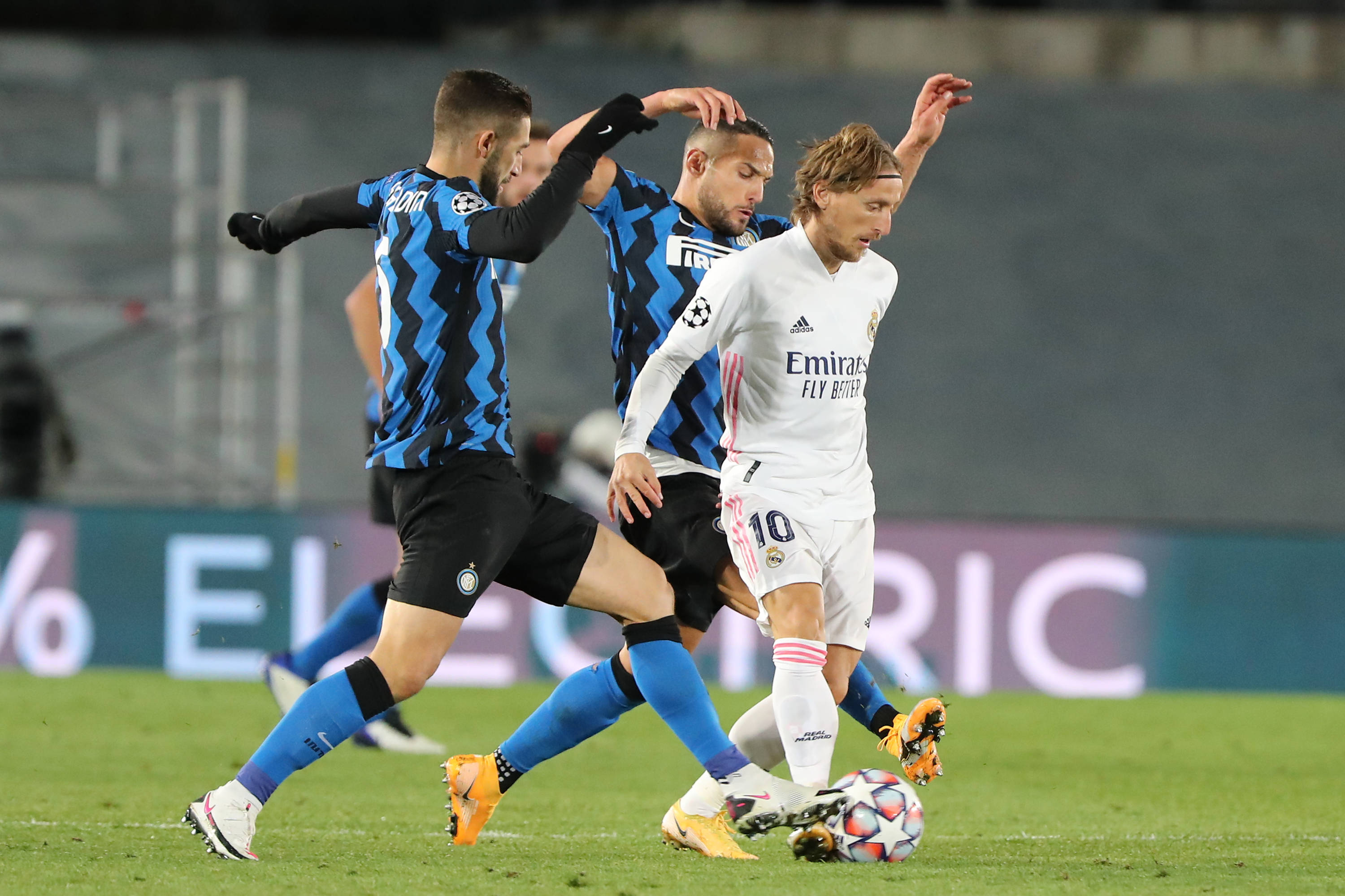 斯洛特上周五给球员放假？ 邮报：球员当天仍在基地训练（邮报：斯洛特称上周五给队员放假，球员实际仍在基地训练）