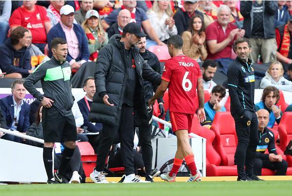 湖人vs76人首发：詹姆斯&东契奇大战恩比德&马克西