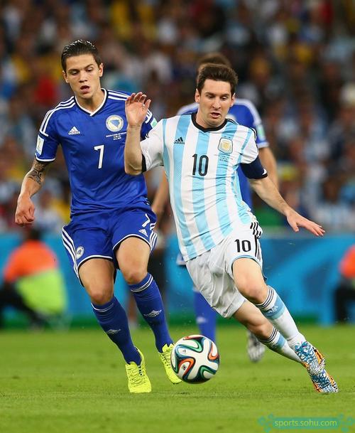 罗马诺：伊尔迪兹和尤文续约存在经济分歧，英超俱乐部在关注（罗马诺：尤文与伊尔迪兹续约陷入薪资分歧，英超球队紧盯动向）