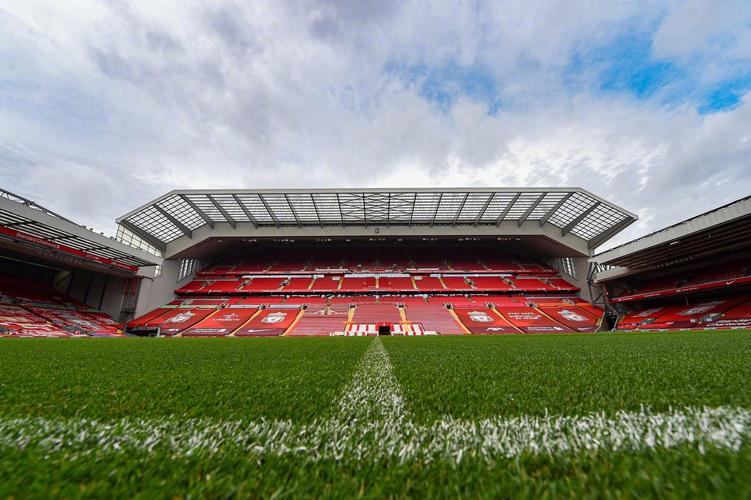 前西班牙主帅：皇萨永远是西甲热门；年轻球员首秀需谨慎谨慎（前西班牙主帅：皇马巴萨永远是西甲争冠热门；年轻球员首秀需格外谨慎）