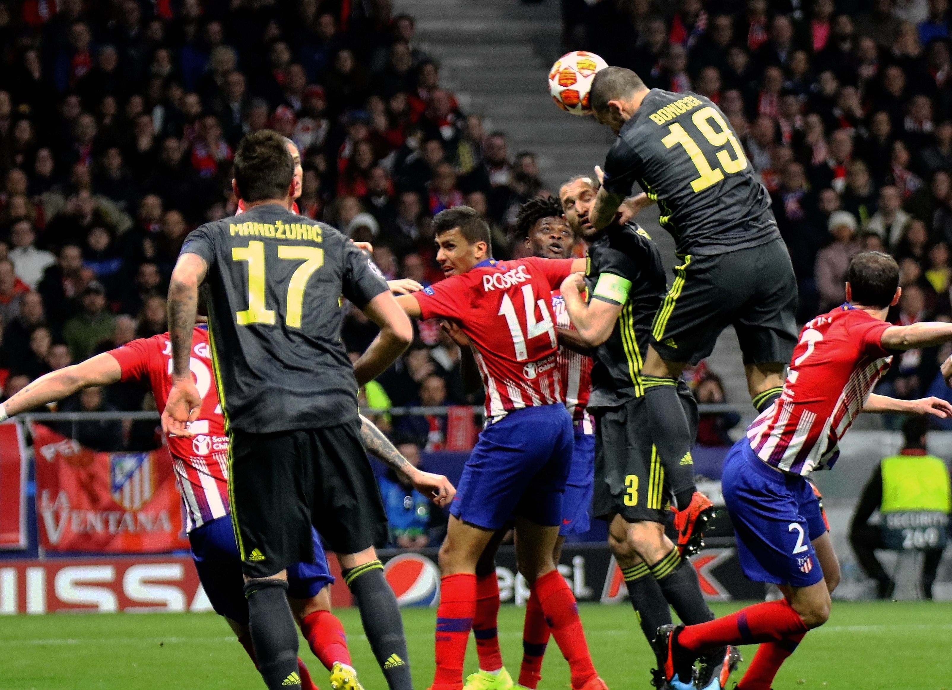 卡里乌斯：在红军时本应投入更多训练；希望能成年轻球员榜样（卡里乌斯自省：效力利物浦时训练投入不足，盼成为年轻球员榜样）